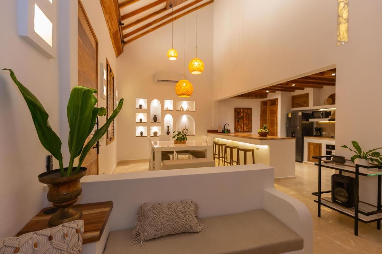 Casa Bali Castillo View Private Pool & Rooftop, Near Historic Center Holiday home *