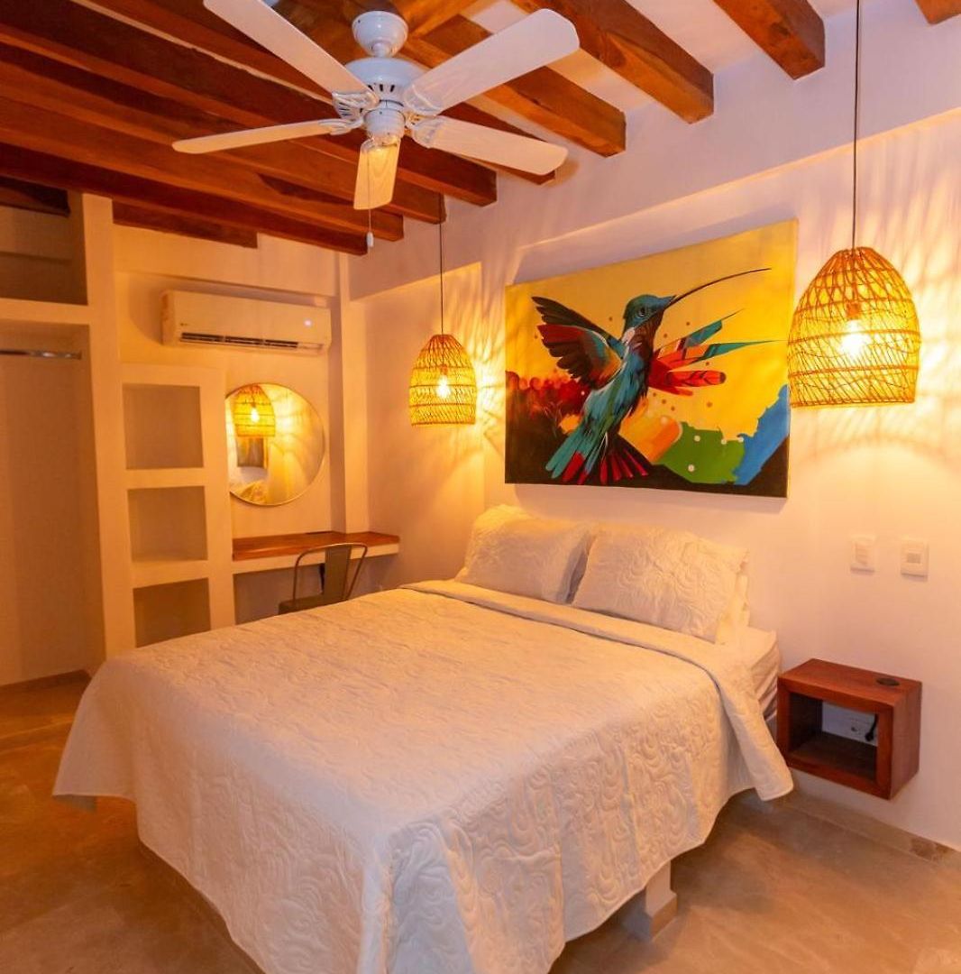 Casa Bali Castillo View Private Pool & Rooftop, Near Historic Center