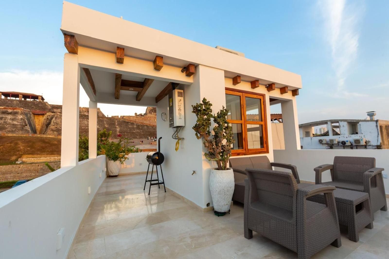 Holiday home Casa Bali Castillo View Private Pool & Rooftop, Near Historic Center *