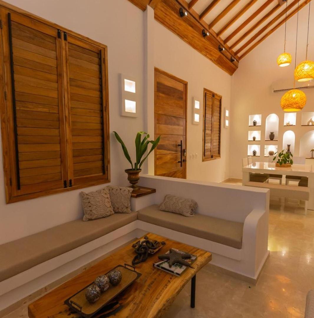 Casa Bali Castillo View Private Pool & Rooftop, Near Historic Center *
