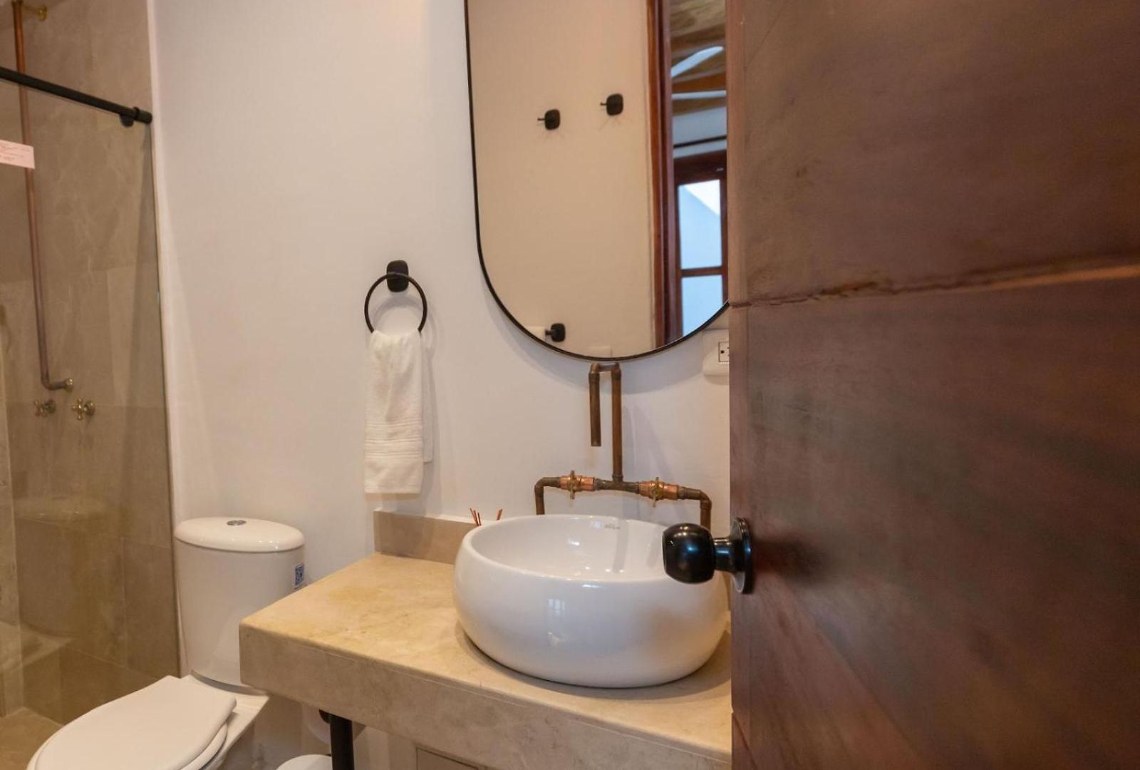 Casa Bali Castillo View Private Pool & Rooftop, Near Historic Center Cartagena