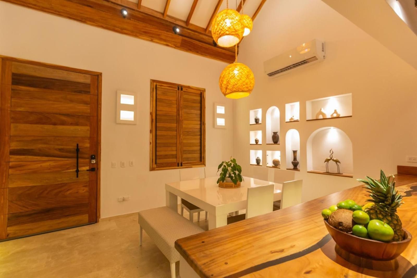 Casa Bali Castillo View Private Pool & Rooftop, Near Historic Center *