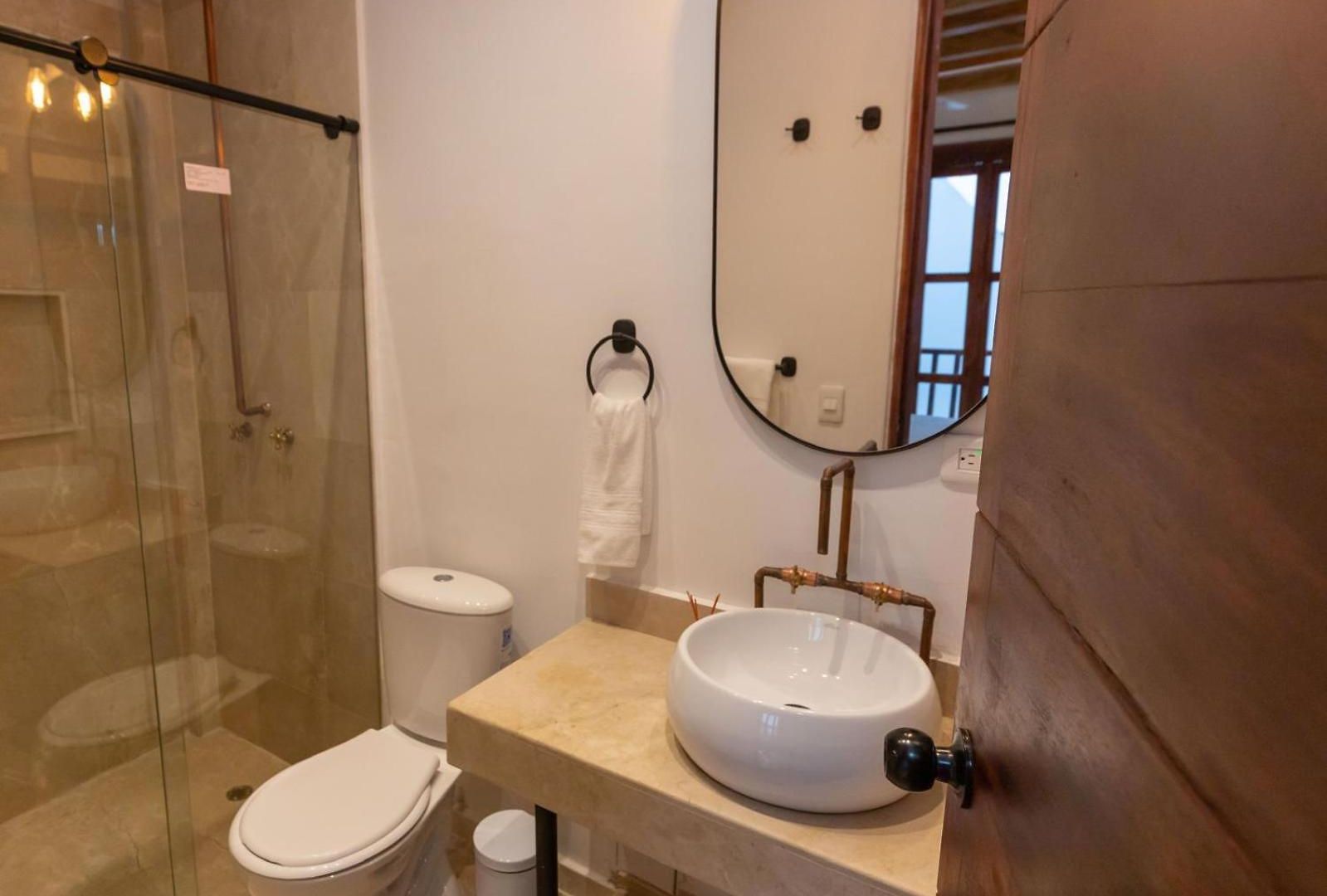 Casa Bali Castillo View Private Pool & Rooftop, Near Historic Center *