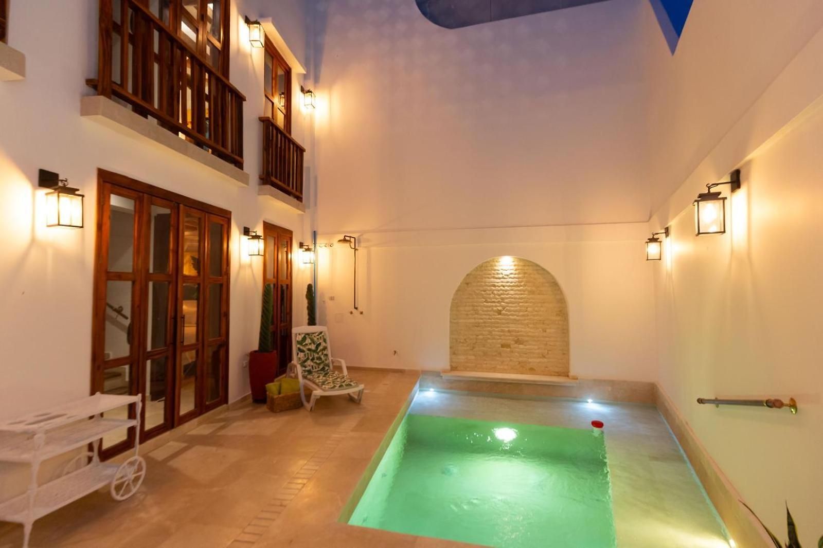 Holiday home Casa Bali Castillo View Private Pool & Rooftop, Near Historic Center