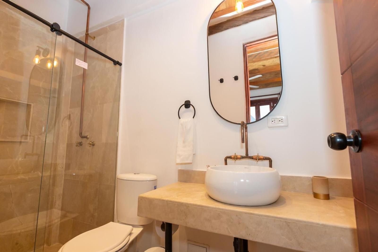 Casa Bali Castillo View Private Pool & Rooftop, Near Historic Center Cartagena