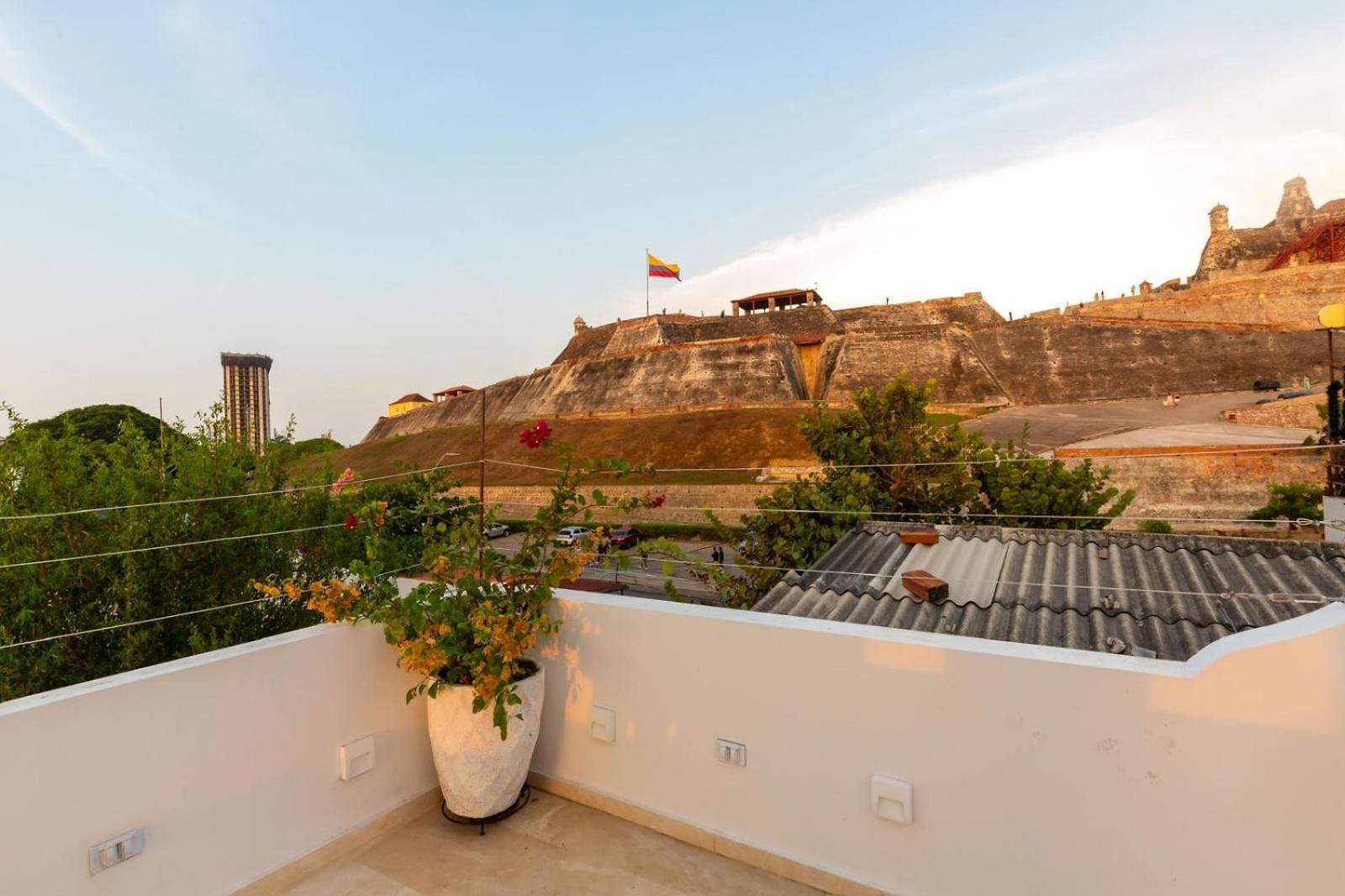 Casa Bali Castillo View Private Pool & Rooftop, Near Historic Center Holiday home *