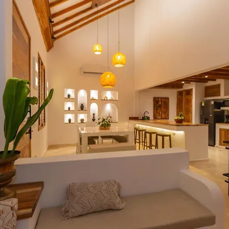 Casa Bali Castillo View Private Pool & Rooftop, Near Historic Center Holiday home *