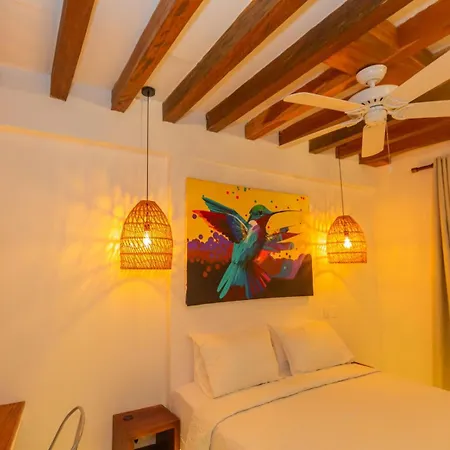 Casa Bali Castillo View Private Pool & Rooftop, Near Historic Center Holiday home