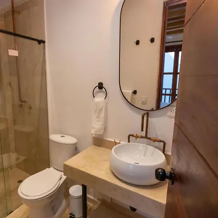 Casa Bali Castillo View Private Pool & Rooftop, Near Historic Center *