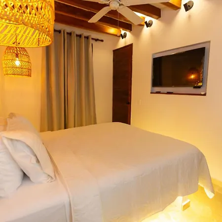 Casa Bali Castillo View Private Pool & Rooftop, Near Historic Center Cartagena