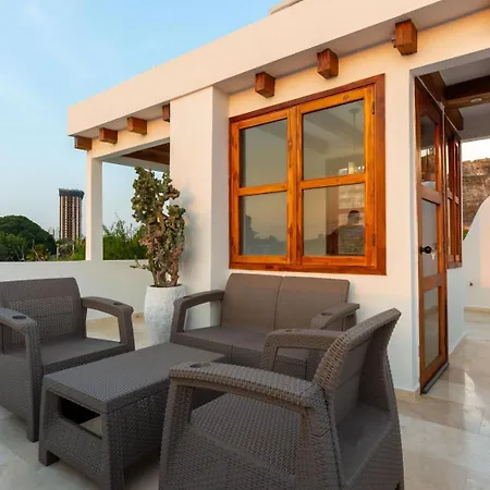 Holiday home Casa Bali Castillo View Private Pool & Rooftop, Near Historic Center Cartagena