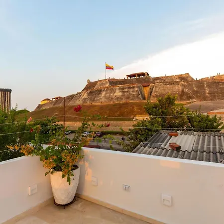 Casa Bali Castillo View Private Pool & Rooftop, Near Historic Center Holiday home *